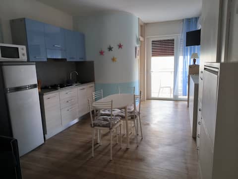 Monoloca. 80 mt dal mare/apartment 80 meters from the sea