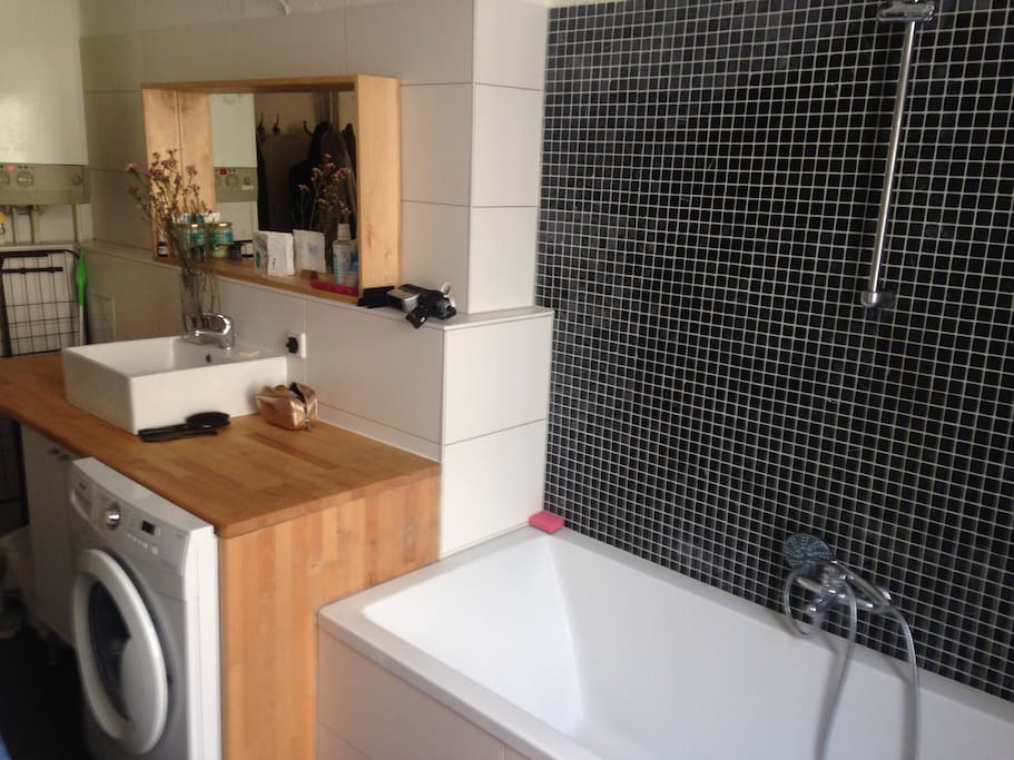 enormous bath with washer