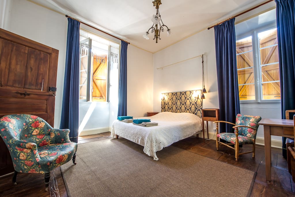 La chambre principale de la suite familiale Hospitalier