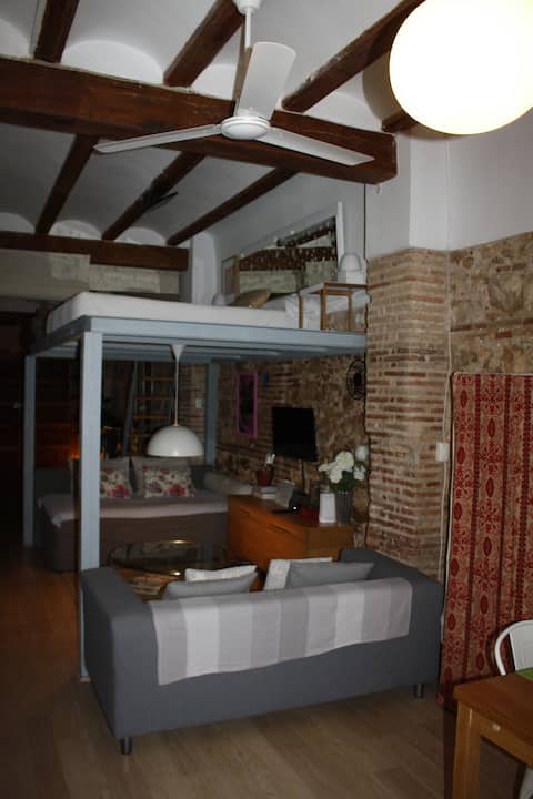 Propiedad de Airbnb exitosa: Loft Torres Quart-Valencia Center en Extramurs