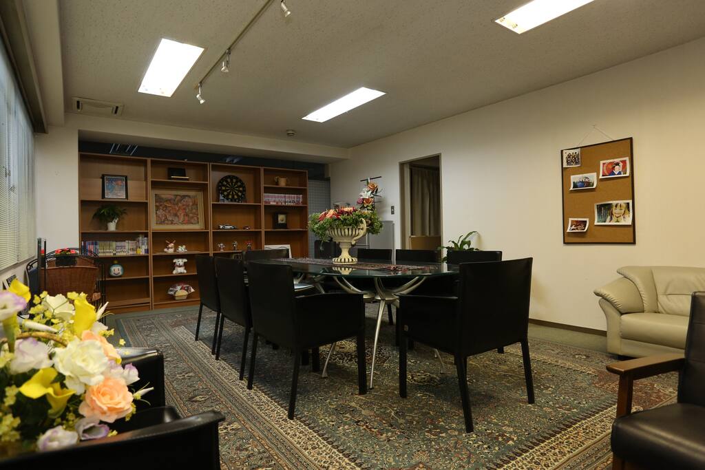 Some kinds of events will be held at Salon de 6 at 6th fl. on free of charge