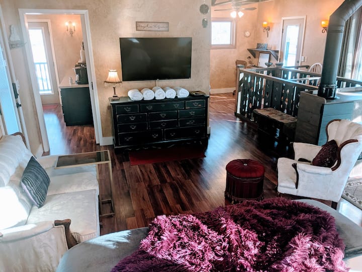 Mediterranian Rooftop Garden Retreat|h-tub|ozarks - Arkansas