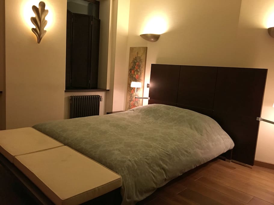 King size bed.