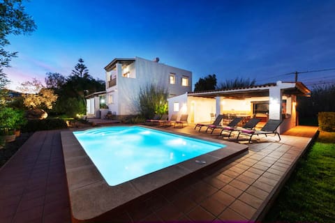 Large Villa in Ibiza town for 10 pax