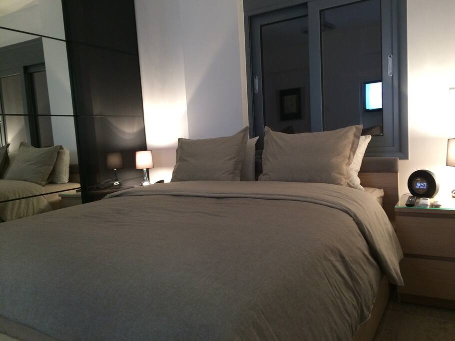 Large, cosy bedroom
