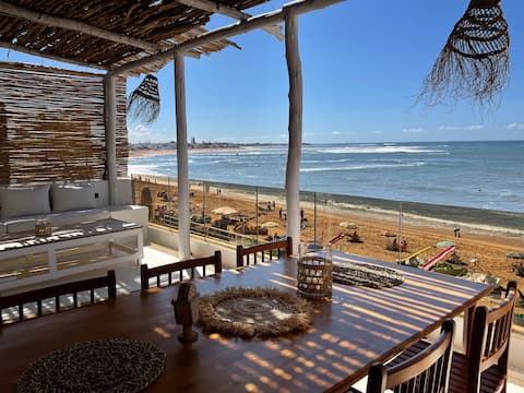 Charming beachfront bungalow with stunning view