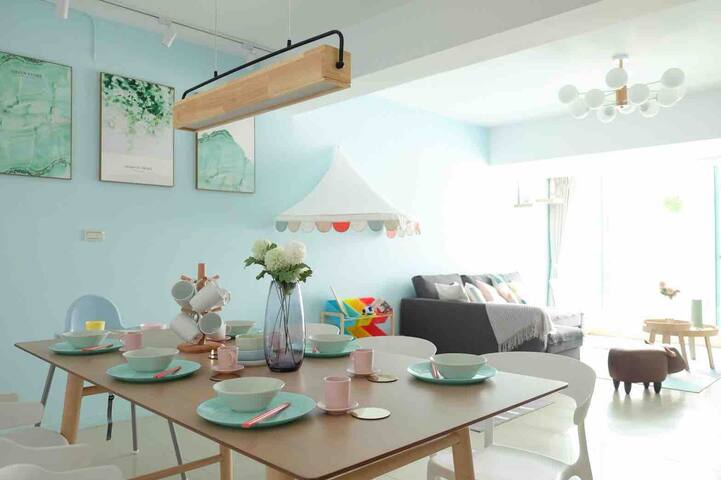 [大安區]超讚房東！北歐清新風~捷運4分鐘、台北101、臨江夜市、電梯、4房2衛浴、嬰兒床、遊戲區。 gallery image 2