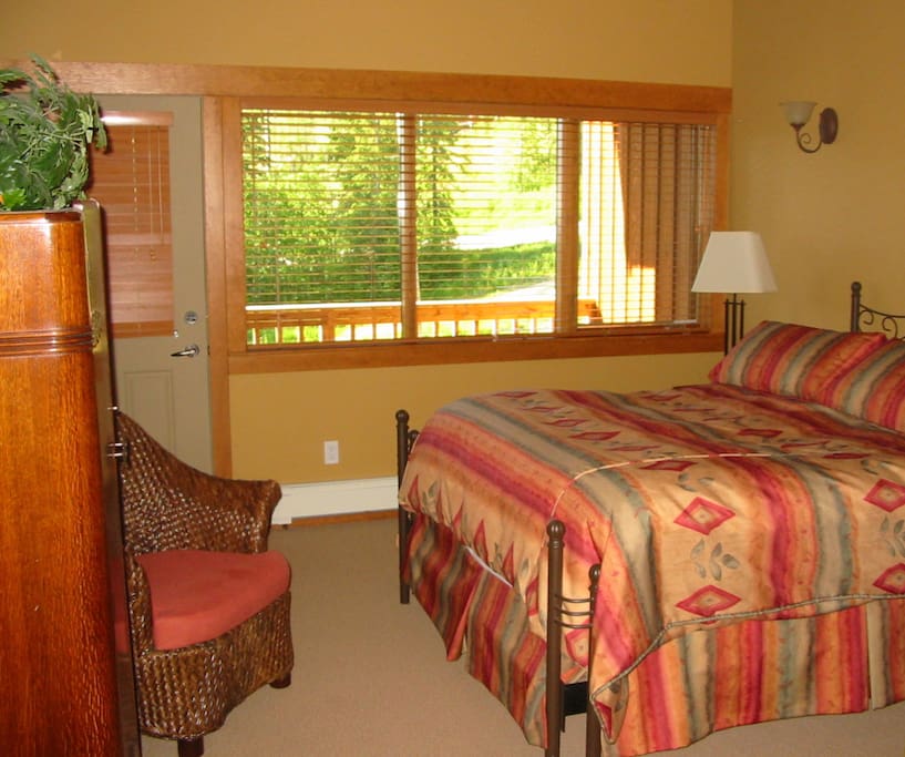 Queen size bed