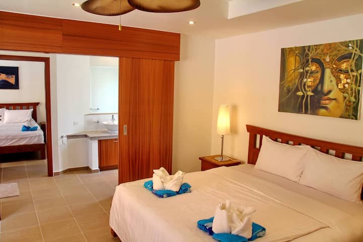 ห้องนอนใหญ่
ชั้นล่าง
Villa Sinlapa 21A