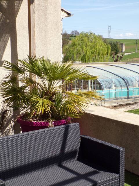 cottage 8 people, Moroccan decor, swimming pool and jacuzzi