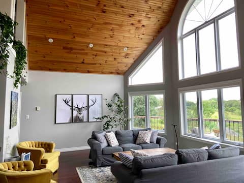 A modern “County Creek House” in PEC (MT20211638)