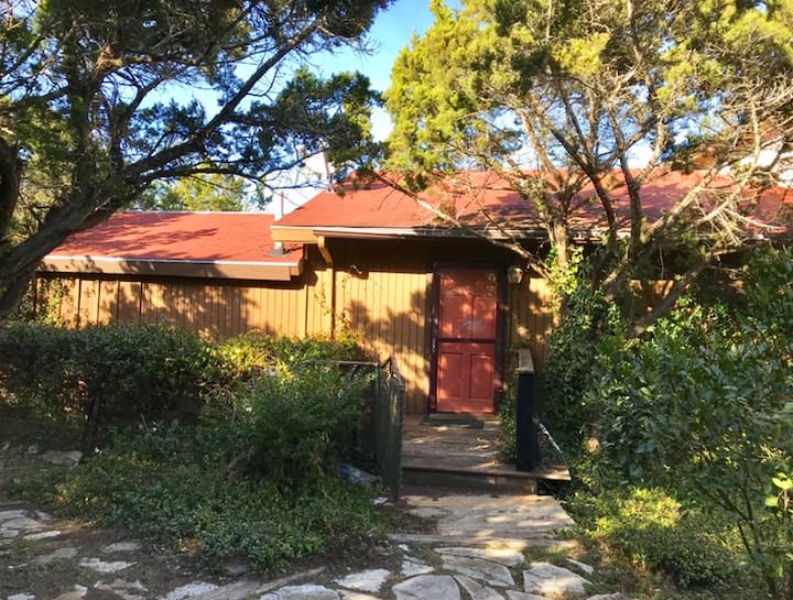 Ცალკე შესასვლელი მეორე საძინებელში