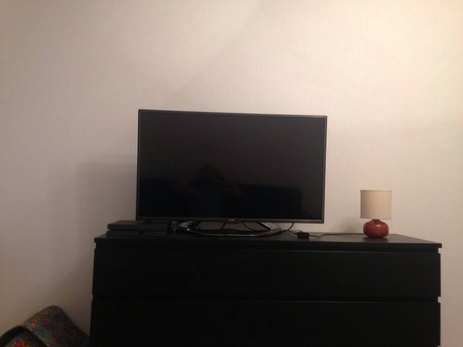 Room/ TV and PS4
