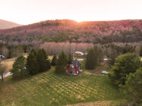CozyCatskillChalet w/ Hot Tub (Catskill Mountains)