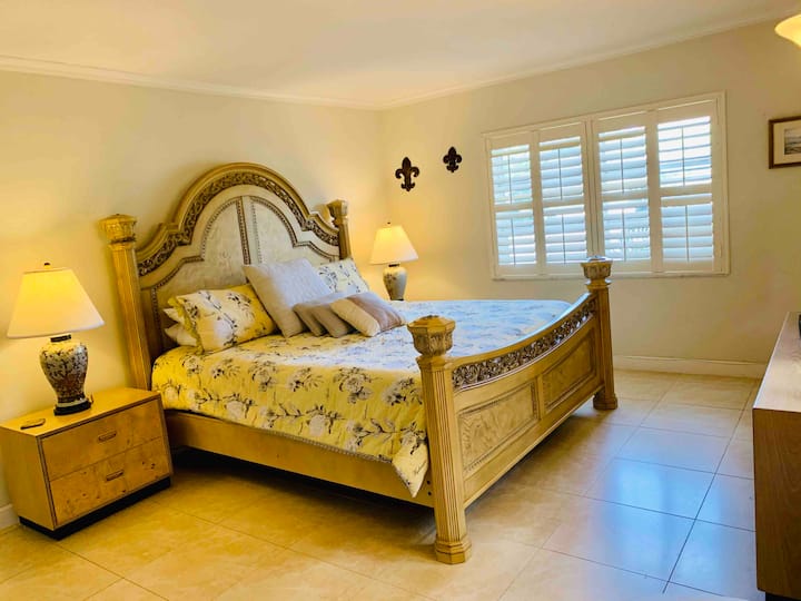 ห้องสวีทห้องนอนใหญ่