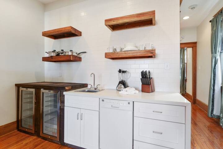 Frenchmen’s Gateway, Prime locale! gallery image 4