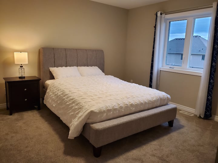 Bedroom with queen bed