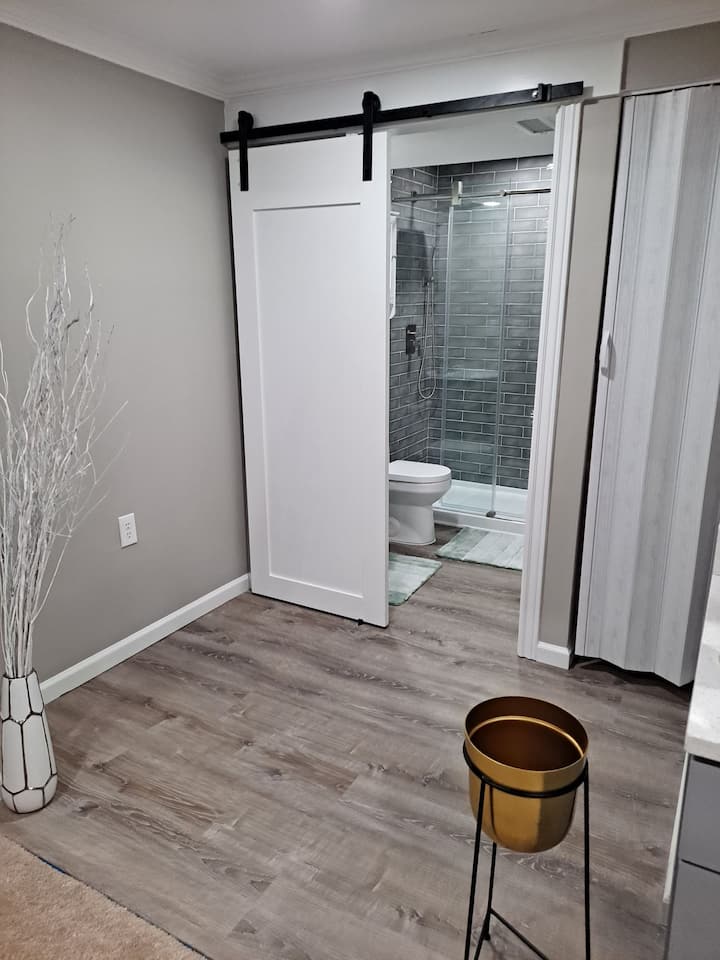 Adorable Studio Suite In Columbia - Columbia