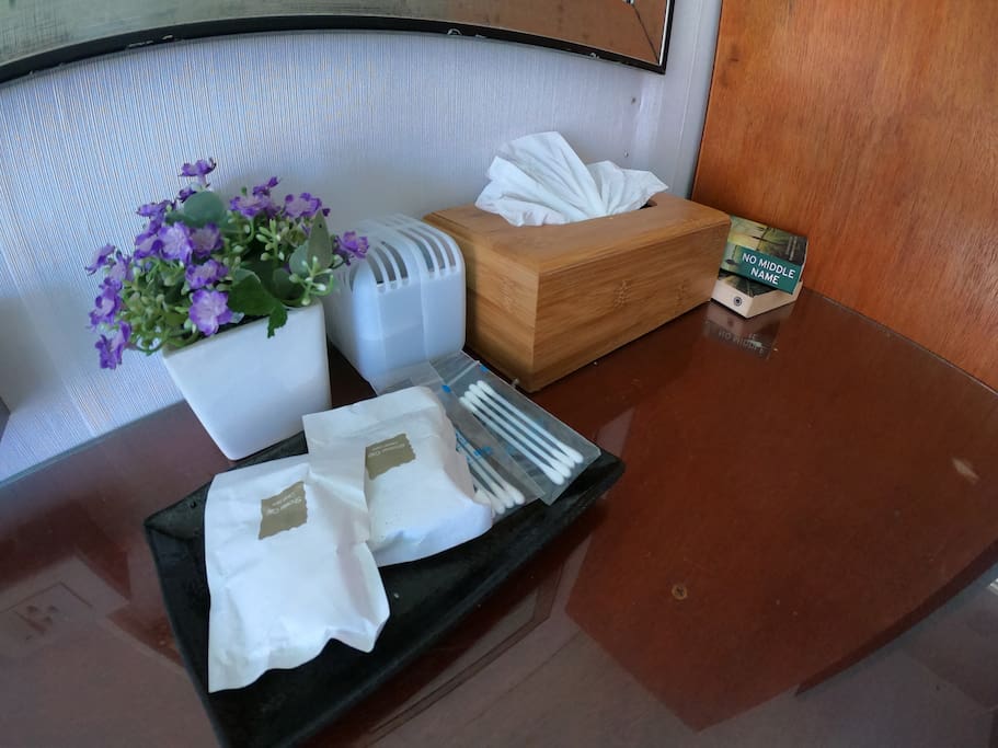 Amenity set