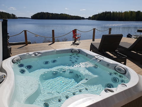 Stunning log cabin 45m2 on the shore of Kallavesi.