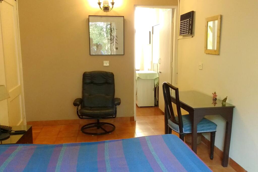 View of the room from the entrance.