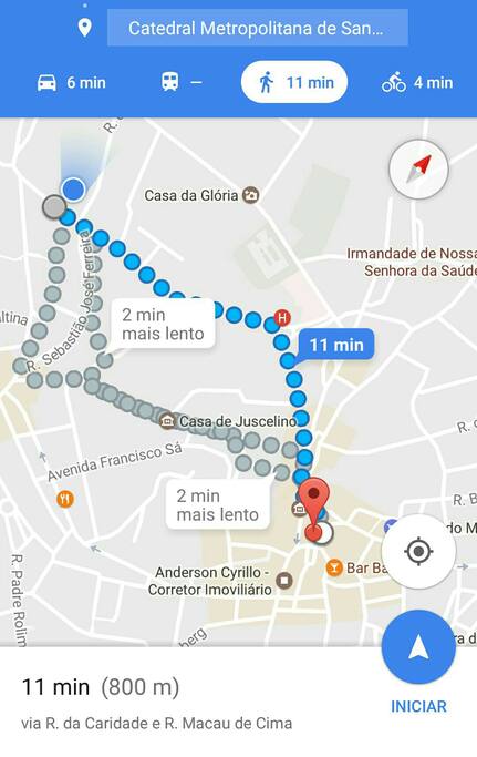 Acesso ao centro histórico, a pé ou veículo.