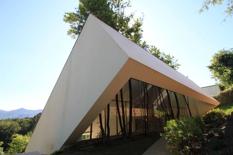 Slope Design Villa - Luxurious architecture villa
