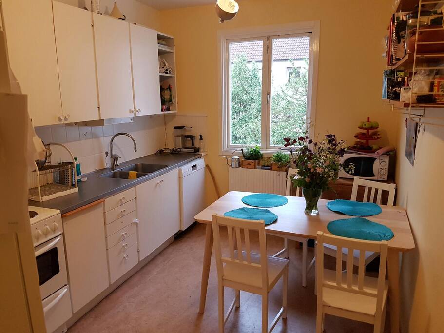 We have actually a kitchen sofa here now and seats for 6 persons.
