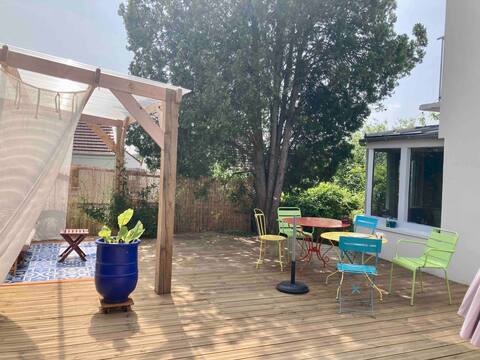 Charming house, garden, terrace 3 km from Caen