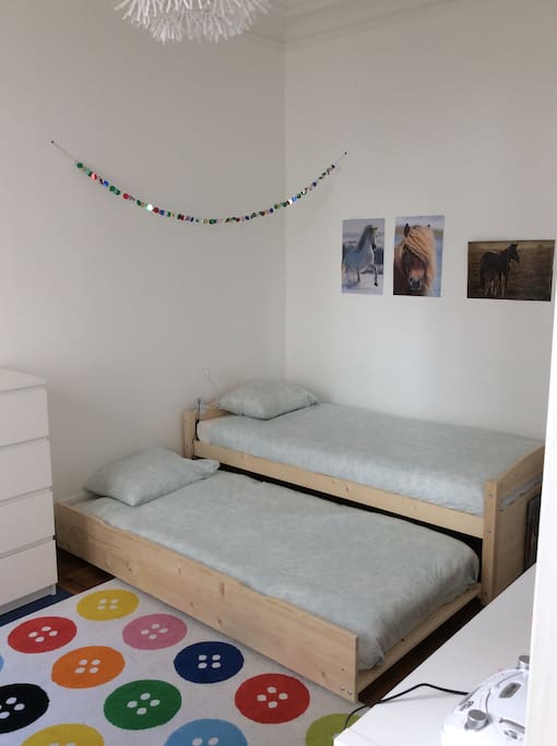 Chambre 1 avec deux lits séparés