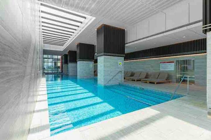 HighestBuildingCBD#TopFloor#SkyView@Lvl75#FreePark gallery image 3