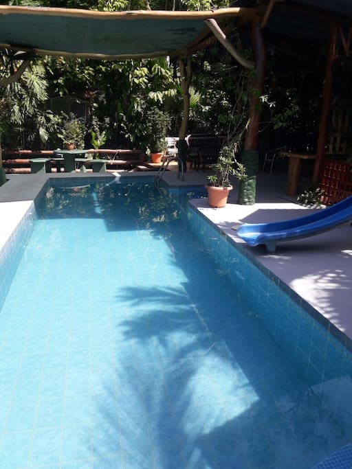 piscina de anfitrión