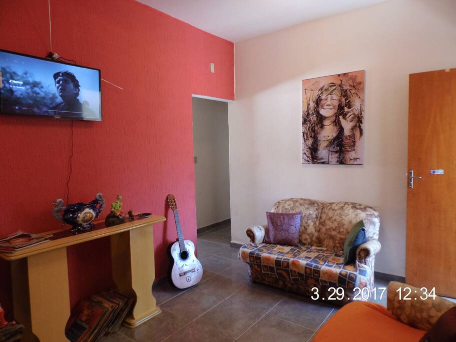 sala comum com tv smart (netflix e wi fi liberado)