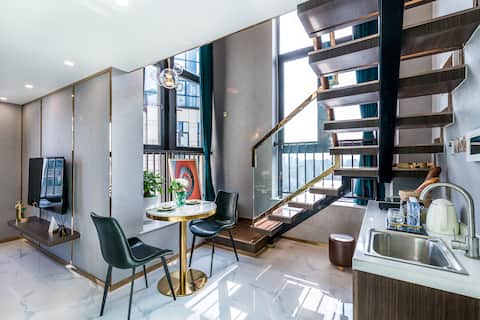 消毒安心/短租特惠/九眼桥太古里春熙路★双床豪华Loft大套房 电视+投影