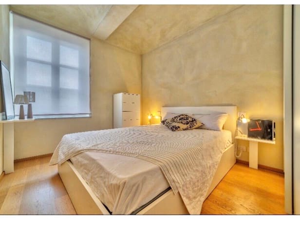ROMANTIC AND COOL APARTMENT IN HISTORICAL City