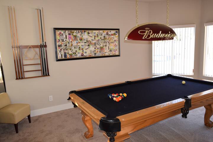 #1 The Vegas Retreat (HEATED POOL) gallery image 5