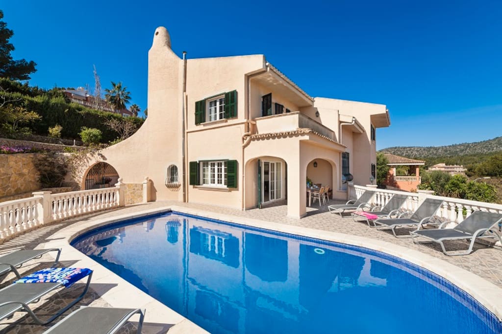 Villa Palmanova, your best place for group travel Villas for Rent in