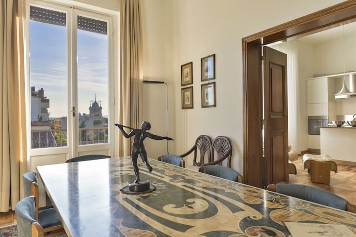 La Magnifica– A Vogue-featured exclusive penthouse