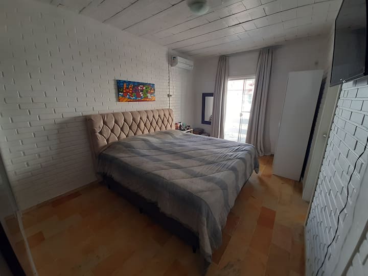 Dhomë gjumi në suitë 1 me ballkon
