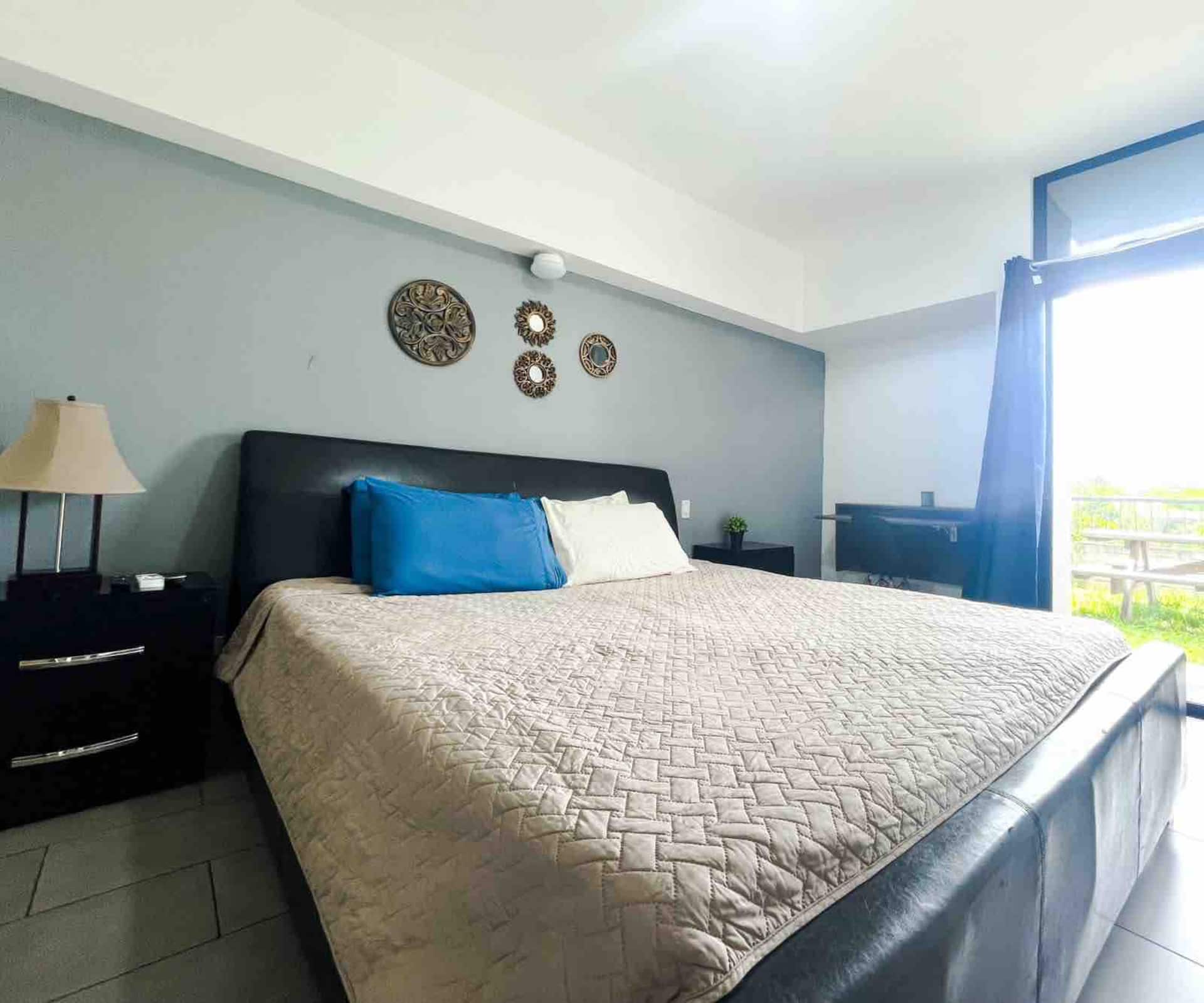 The Lux Santa Tecla