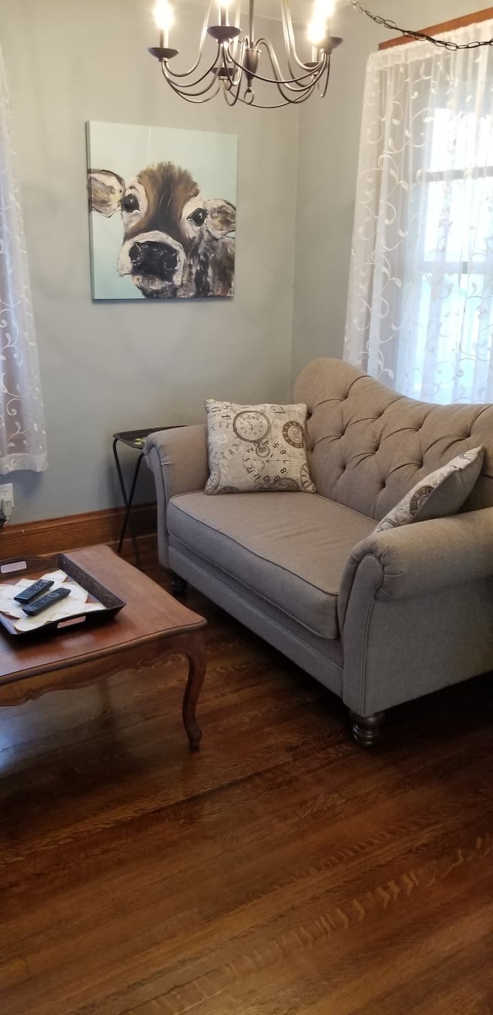 Cozy Wisconsin Farmhouse Retreat - 雷德溫