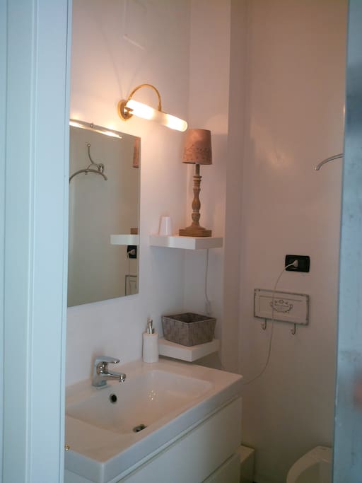 Bagno con doccia