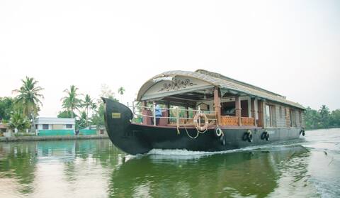 Genesis Houseboats Single Bedroom, Alappuzha