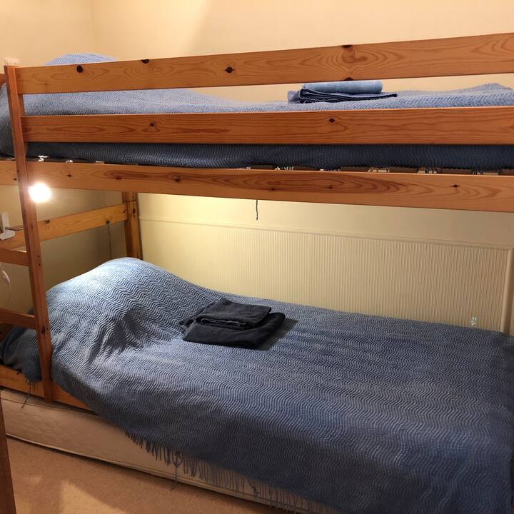 ベッド2台の3つ目のベッドルーム