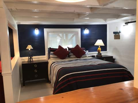 “Cork Cove” Guest Suite in Dillon Beach