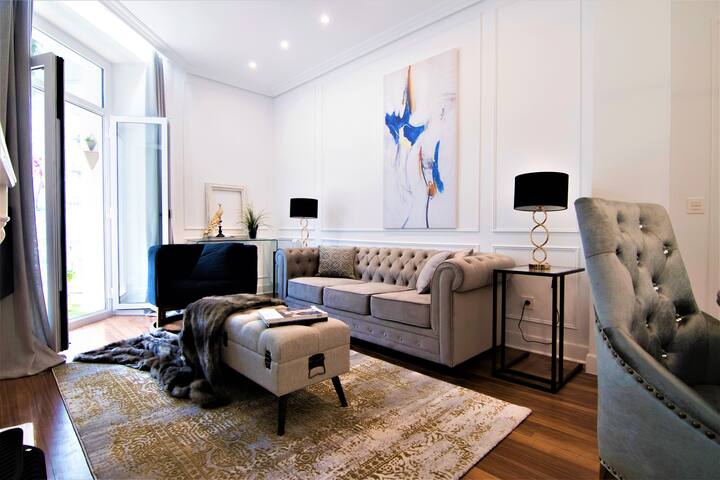 LA PLAZA Luxury Apartment / City-Center gallery image 3