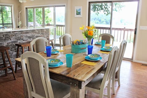 Lakefront, Lake Access, Theater, Kayaks