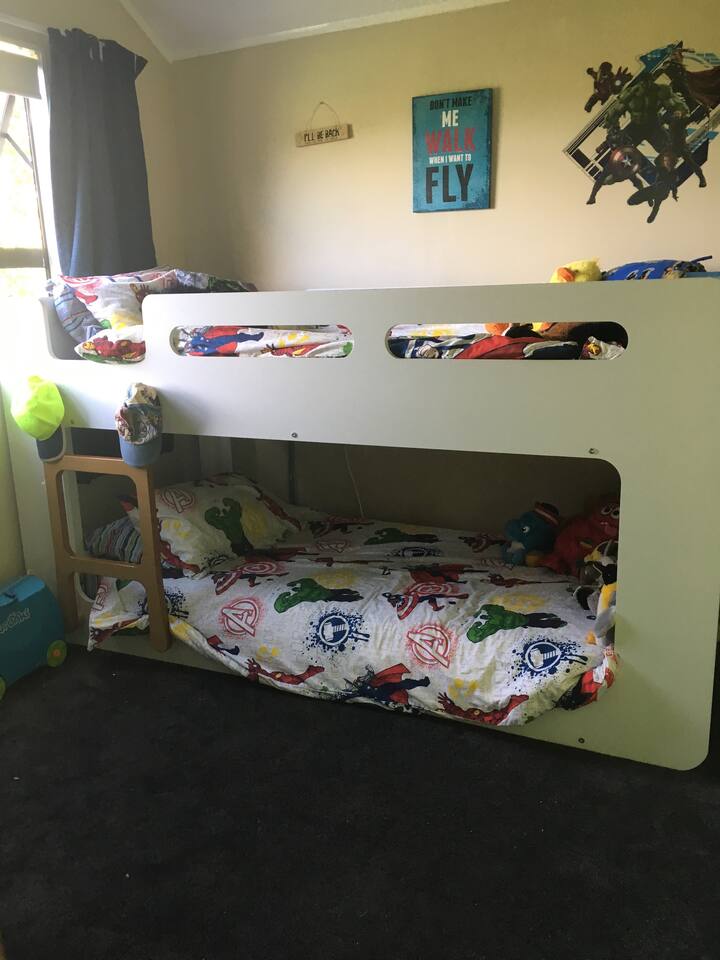 Bedroom 3

Single bunk beds (this room also fits a single mattress on the floor easily 