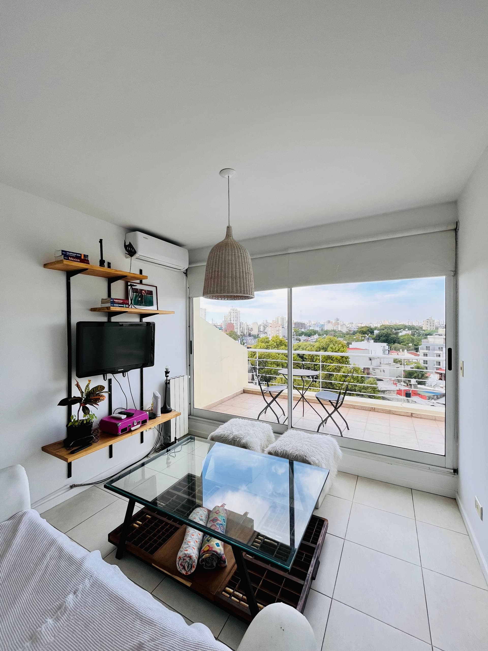 A bright apartment on the top floor in Saavedra