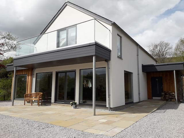 Stylish new house with stunning Loch Tay views